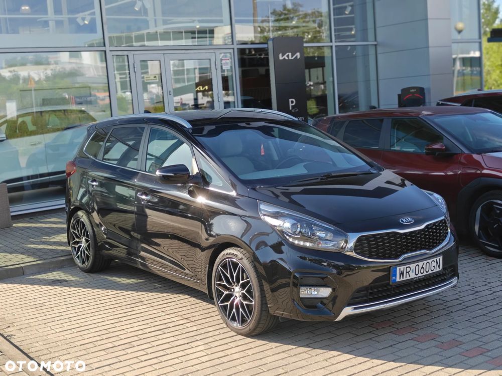 Kia Carens - 2