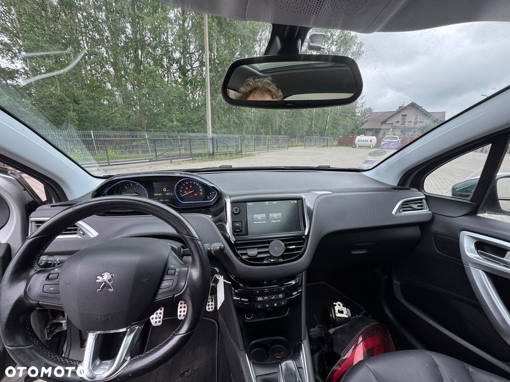 Peugeot 208 1.2 PureTech GPF Signature S&S - 17