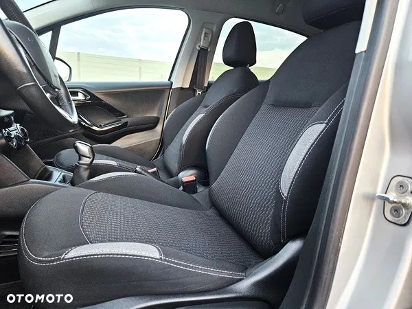 Peugeot 208 1.2 PureTech Style - 7