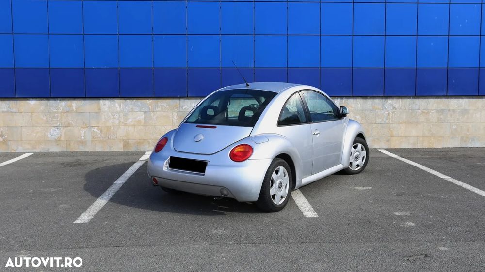 Volkswagen New Beetle - 7
