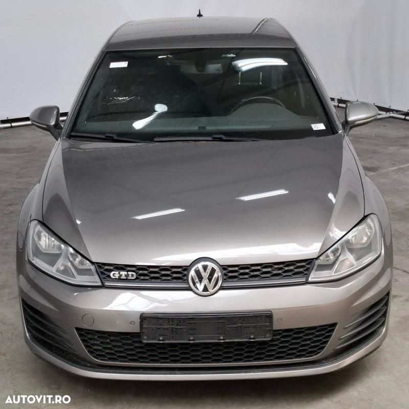 VOLKSWAGEN Golf 2015