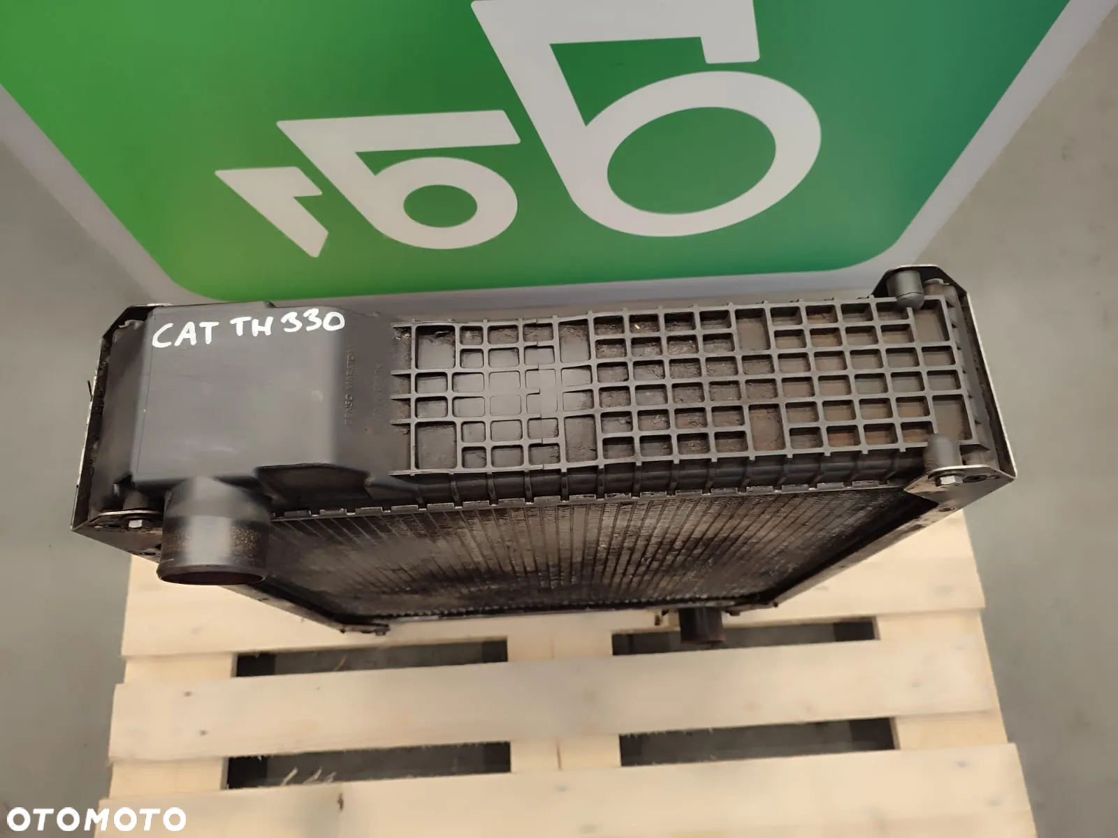 Chłodnica wody PA66GF30 CAT TH 330 - 4