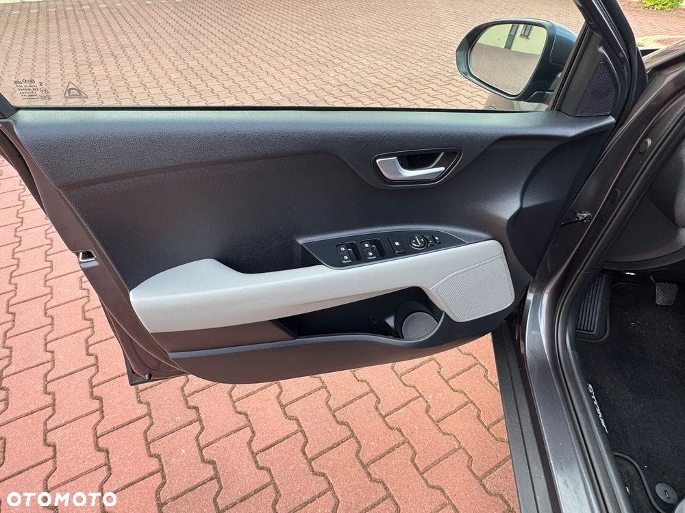 Kia Stonic 1.6 CRDi Spirit - 27