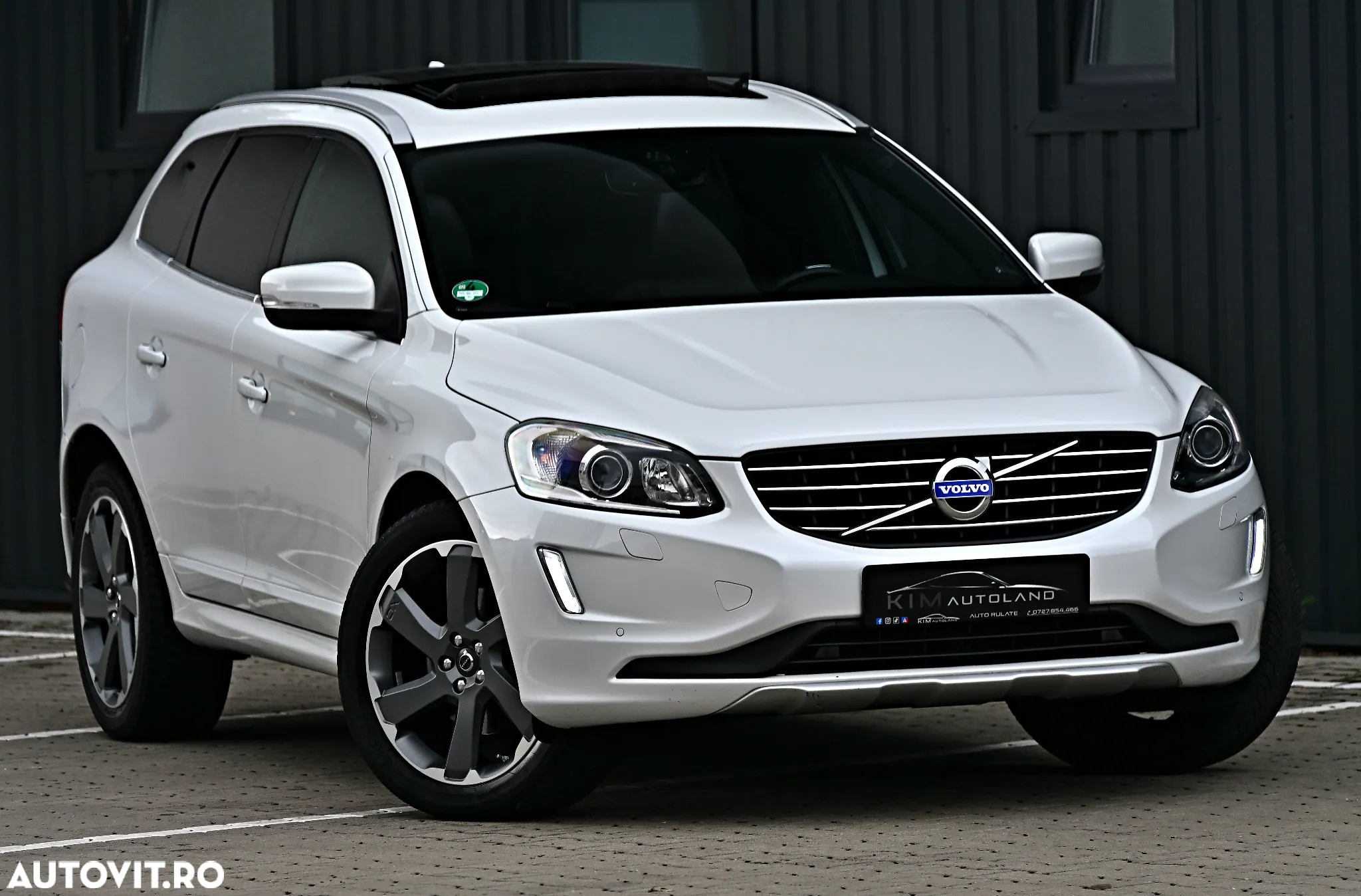 Volvo XC 60 D4 AWD Geartronic Ocean Race - 24