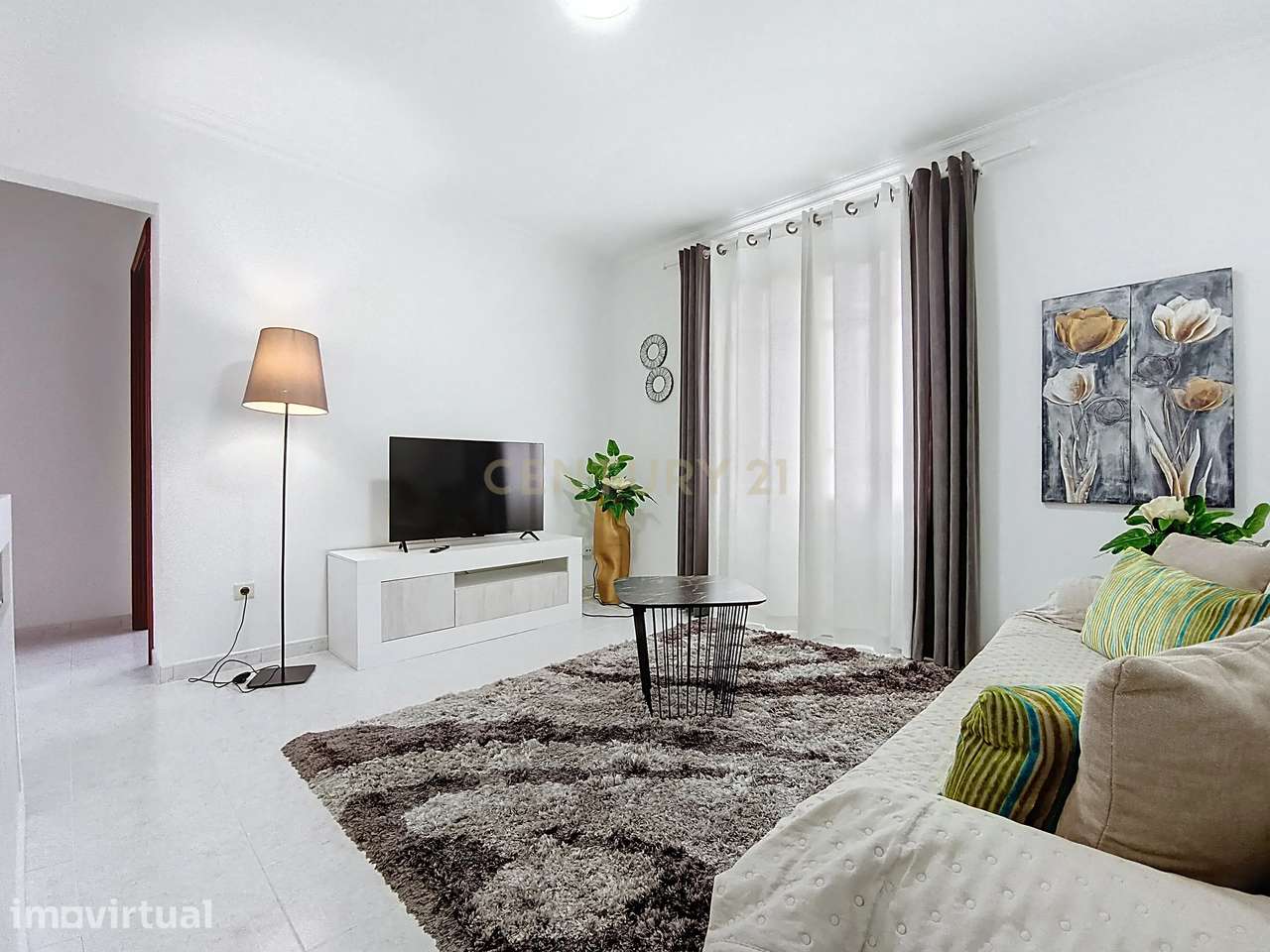 Moradia dividida em 7 apartamentos - Grande imagem: 4/30
