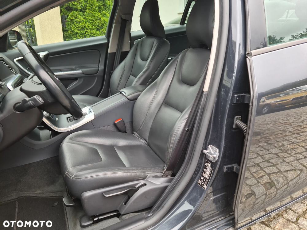 Volvo S60 D3 Momentum - 33