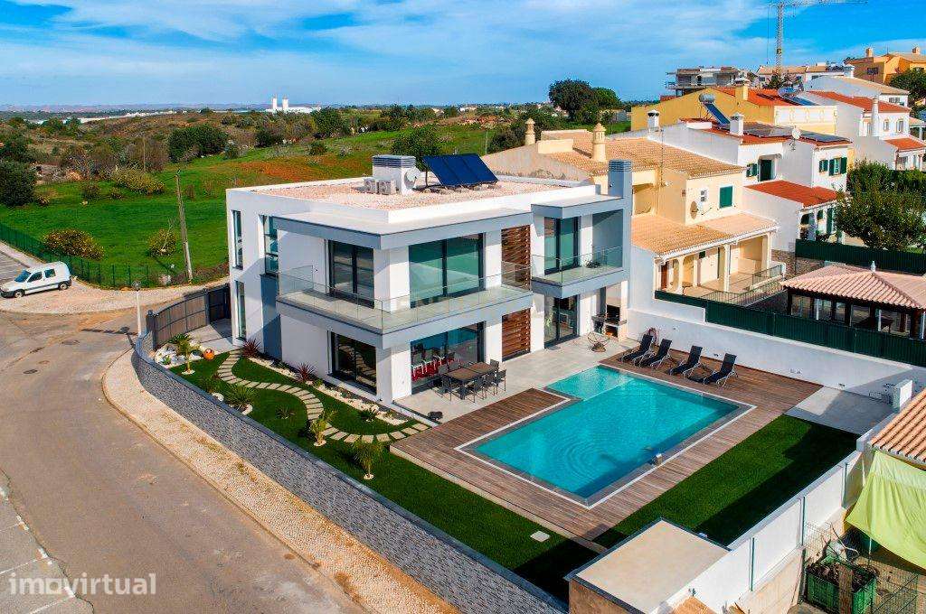 Moradia de Luxo perto dos Campos de Golf e perto das mais belas praias - Grande imagem: 2/11