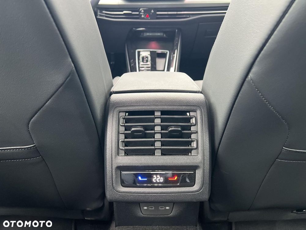 Volkswagen Golf 1.5 eTSI mHEV Style DSG - 26