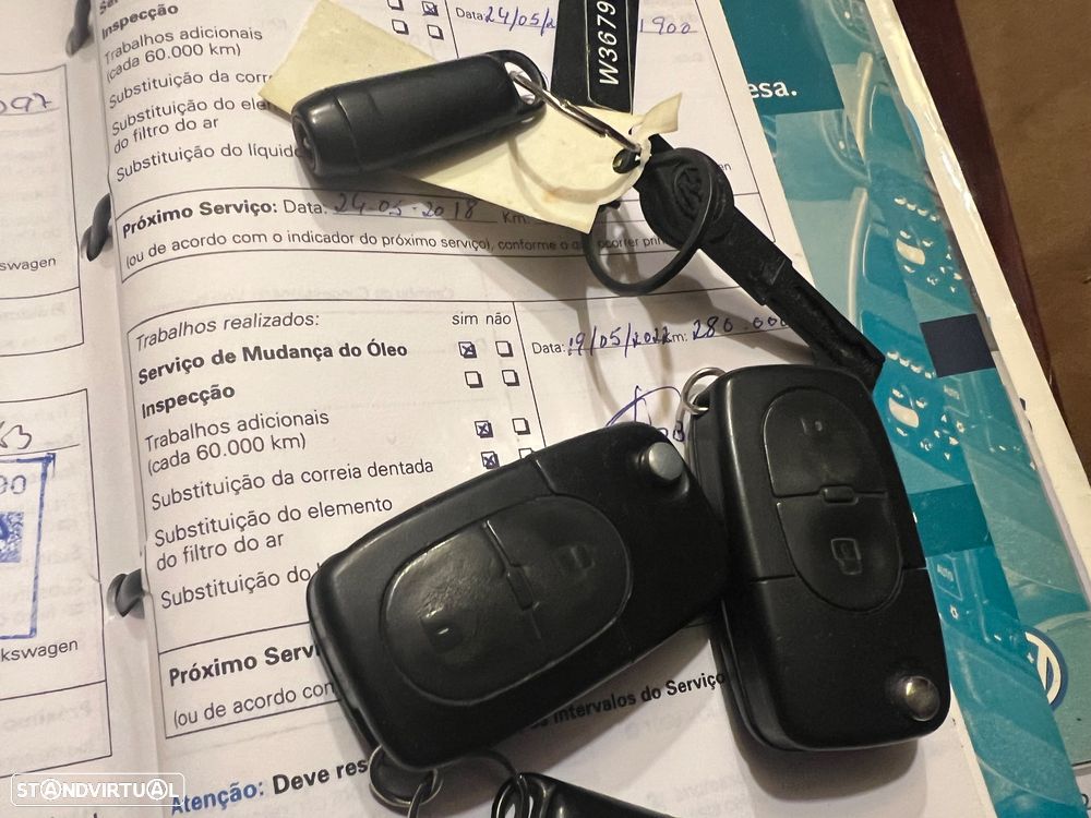 VW Golf 1.9 TDi 25 Anos - 21