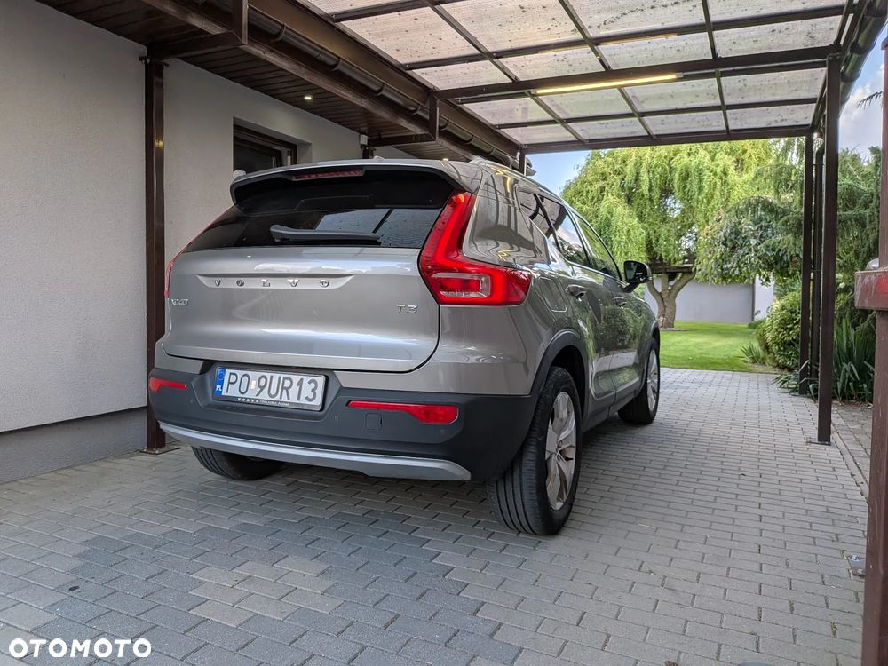 Volvo XC 40 T3 Momentum Pro - 2