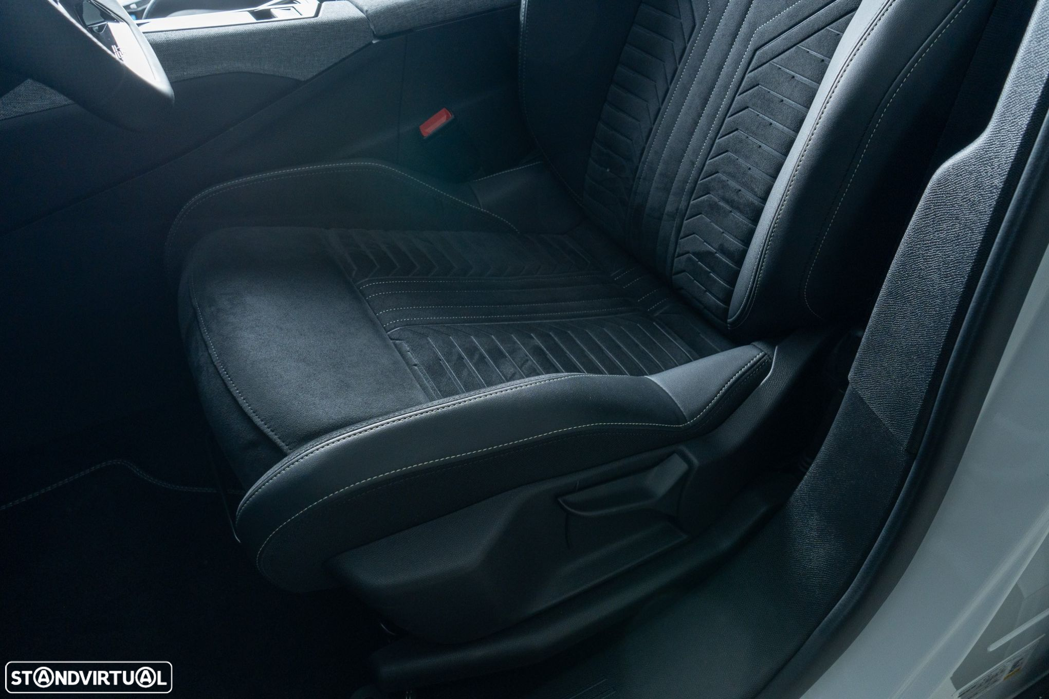 Peugeot E-5008 73 kWh GT - 7