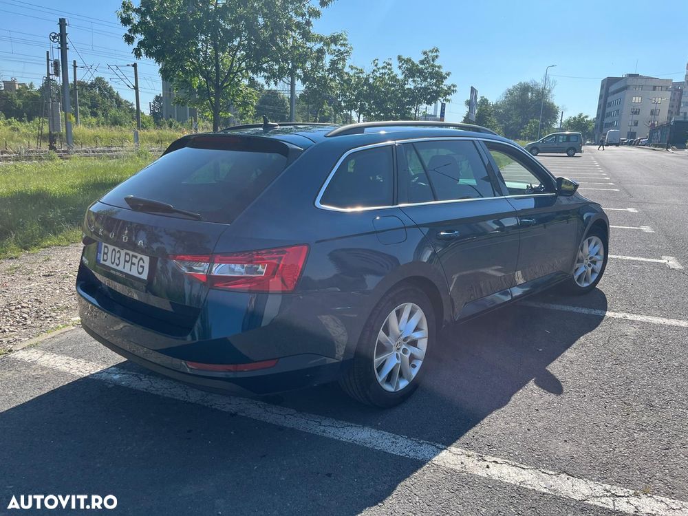 Skoda Superb 2.0 TDI DSG Ambition - 9