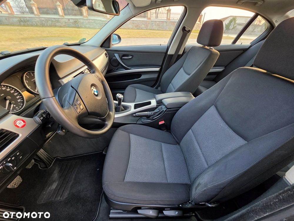 BMW Seria 3 - 26