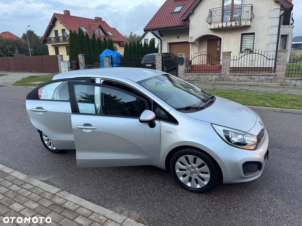 Kia Rio - 36