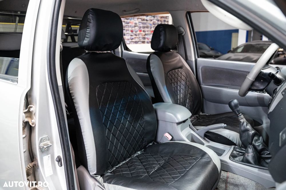 Toyota Hilux 4x4 Double Cab Sol - 7