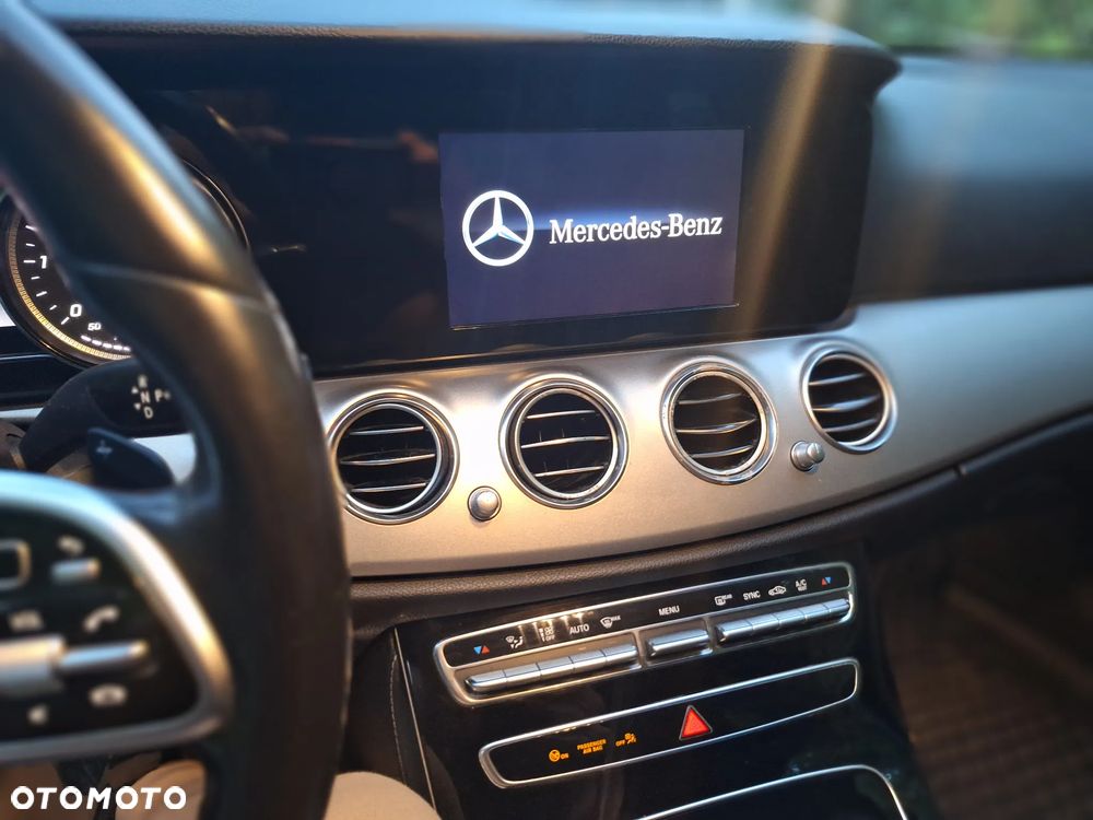 Mercedes-Benz Klasa E 200 d 9G-TRONIC - 20