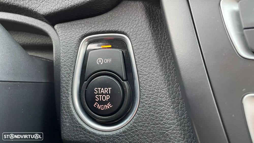 BMW 320 d Auto Line Sport - 25