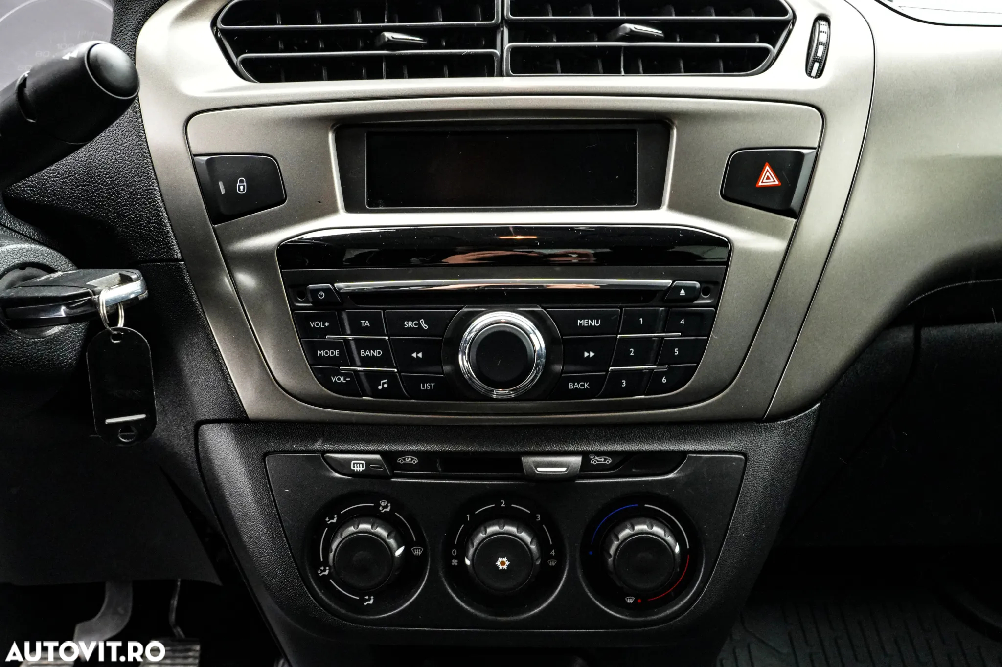 Peugeot 301 1.6 BlueHDI FAP Active - 19