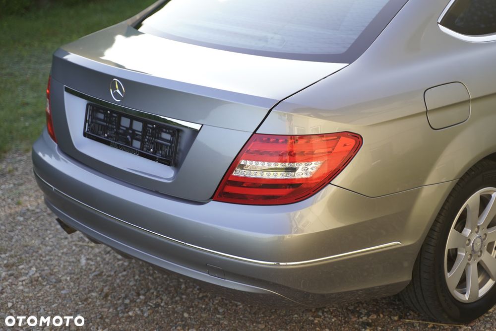 Mercedes-Benz Klasa C 180 BlueEFFICIENCY - 19
