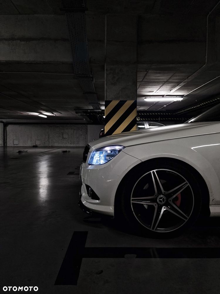 Mercedes-Benz Klasa C 300 Avantgarde 4-Matic - 2