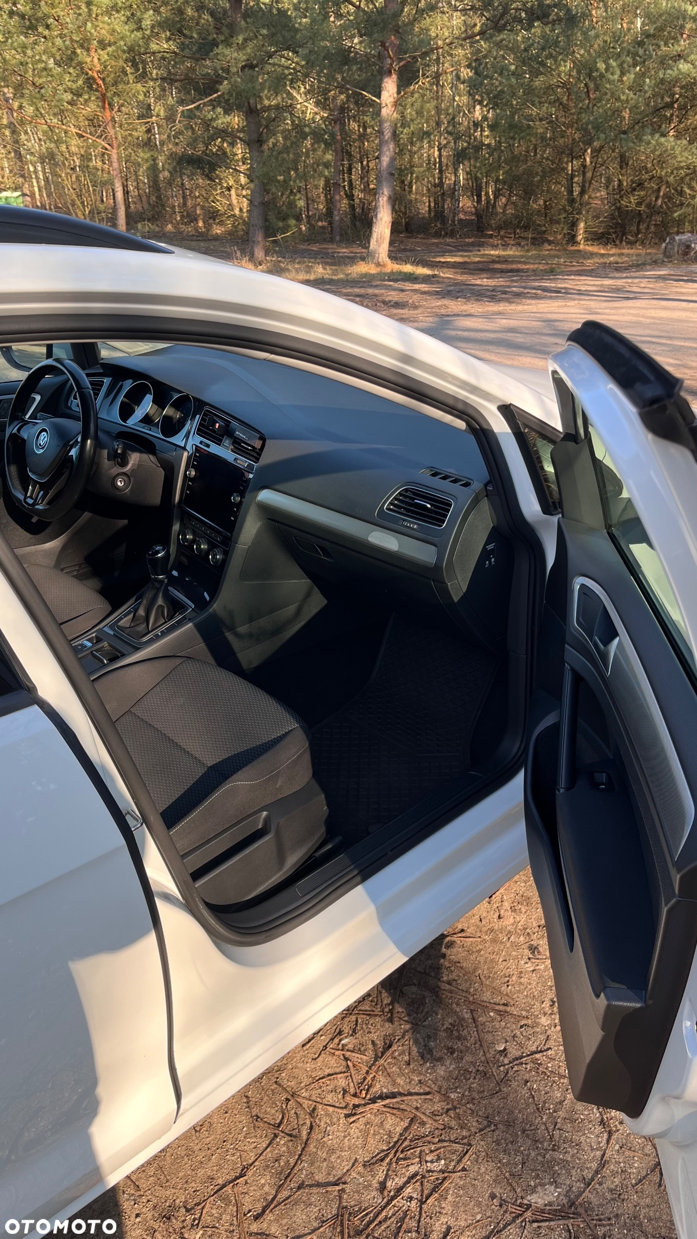 Volkswagen Golf VII 1.4 TSI BMT Comfortline - 17