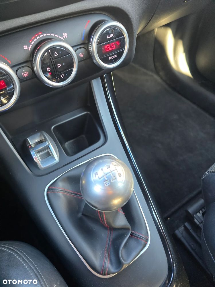 Alfa Romeo Giulietta 2.0 JTDM 16V Turismo - 16