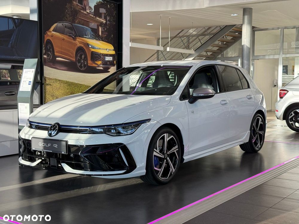 Volkswagen Golf - 8