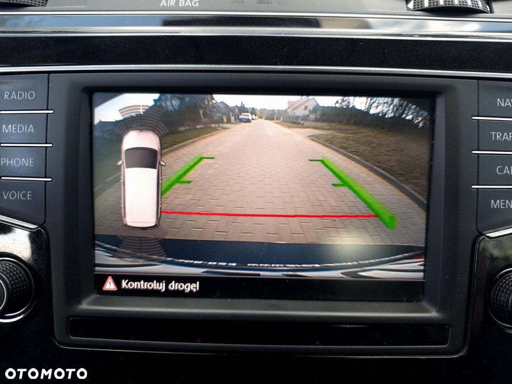 Volkswagen Touran 2.0 TDI BMT Highline - 20