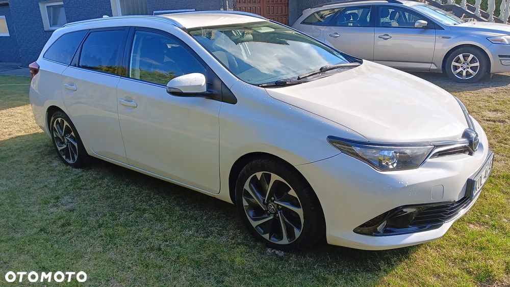 Toyota Auris - 16