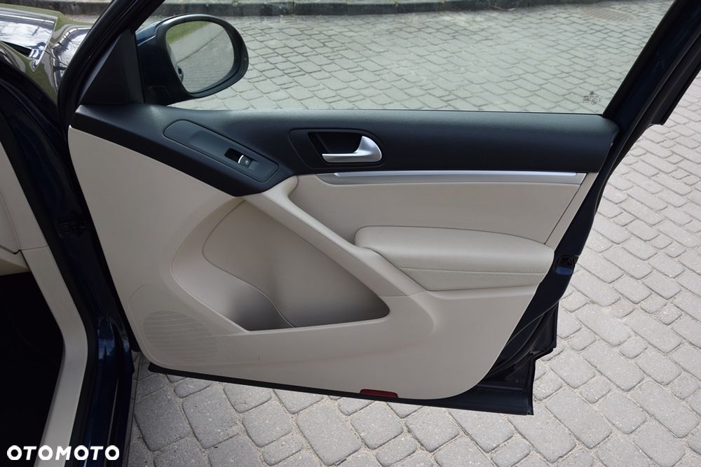 Volkswagen Tiguan 2.0 TDI DPF 4Motion BlueMotion Technology DSG Lounge Sport & Style - 24
