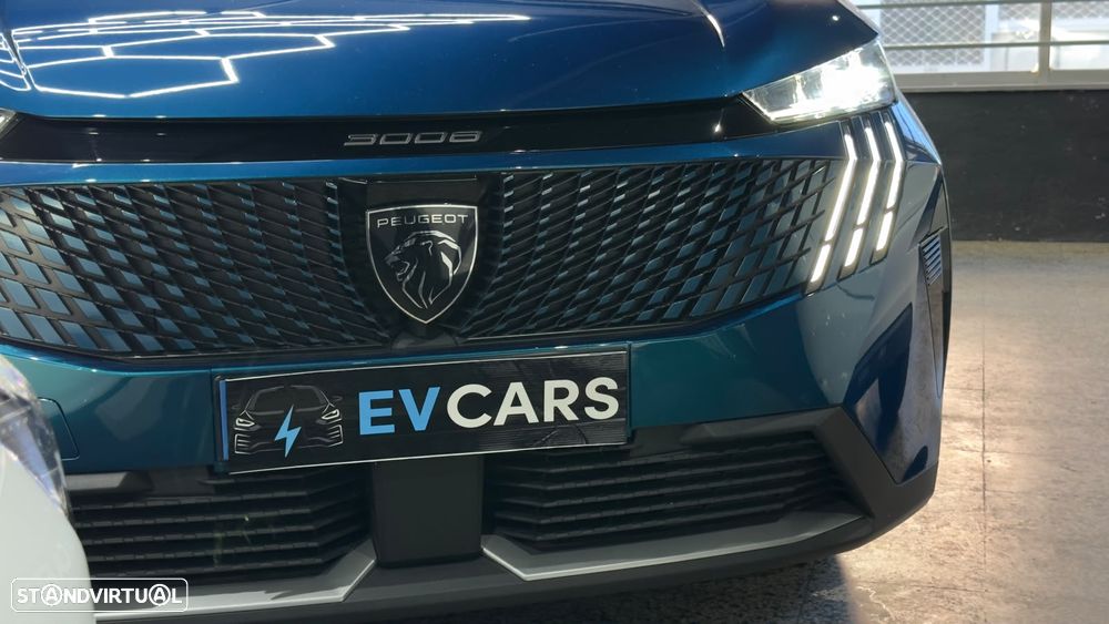 Peugeot E-3008 Allure - 14