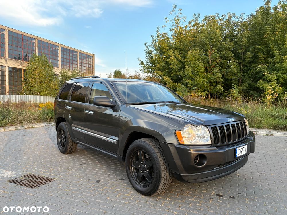 Jeep Grand Cherokee - 12