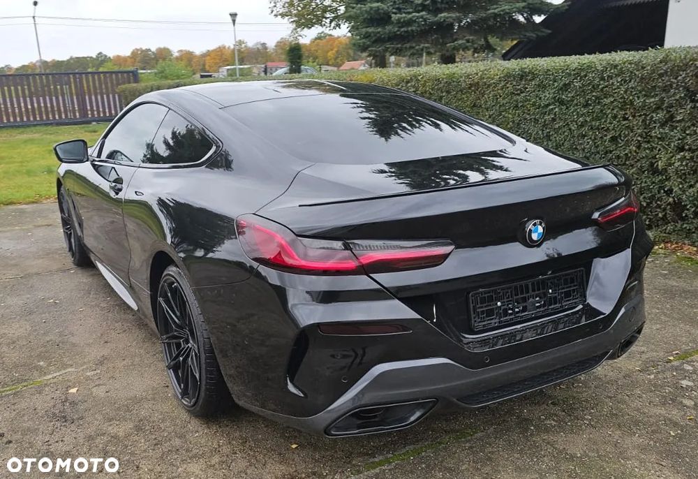 BMW Seria 8 - 11