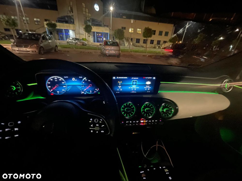 Mercedes-Benz CLA 220 4-Matic 7G-DCT - 2