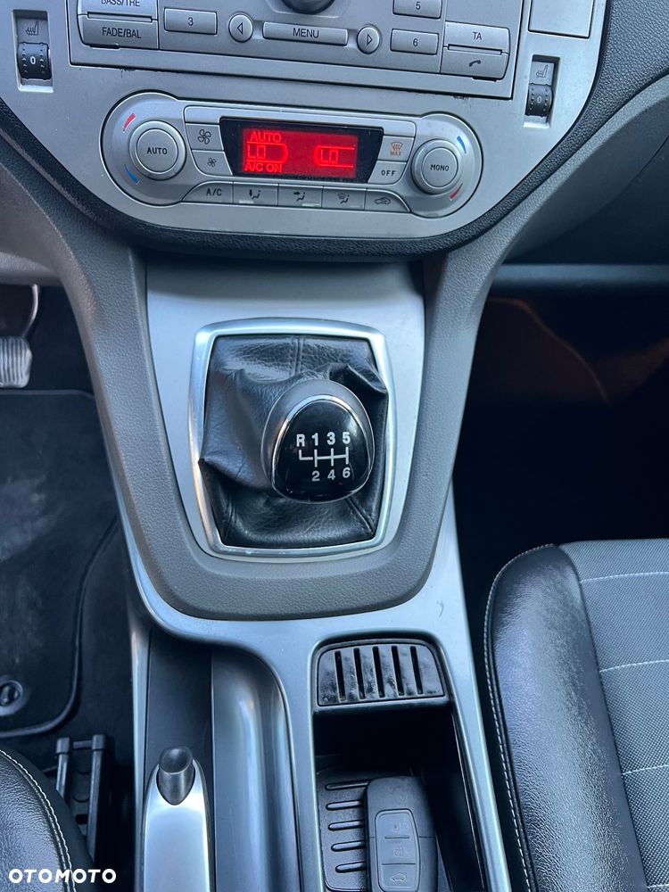 Ford Kuga 2.0 TDCi 4x4 Titanium - 12