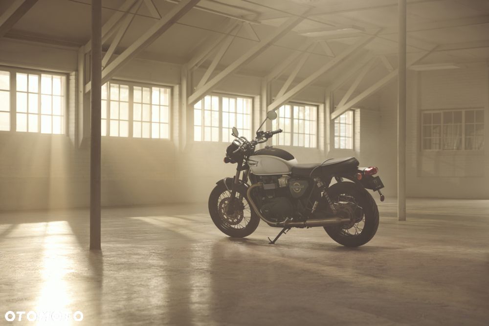 Triumph Bonneville - 15