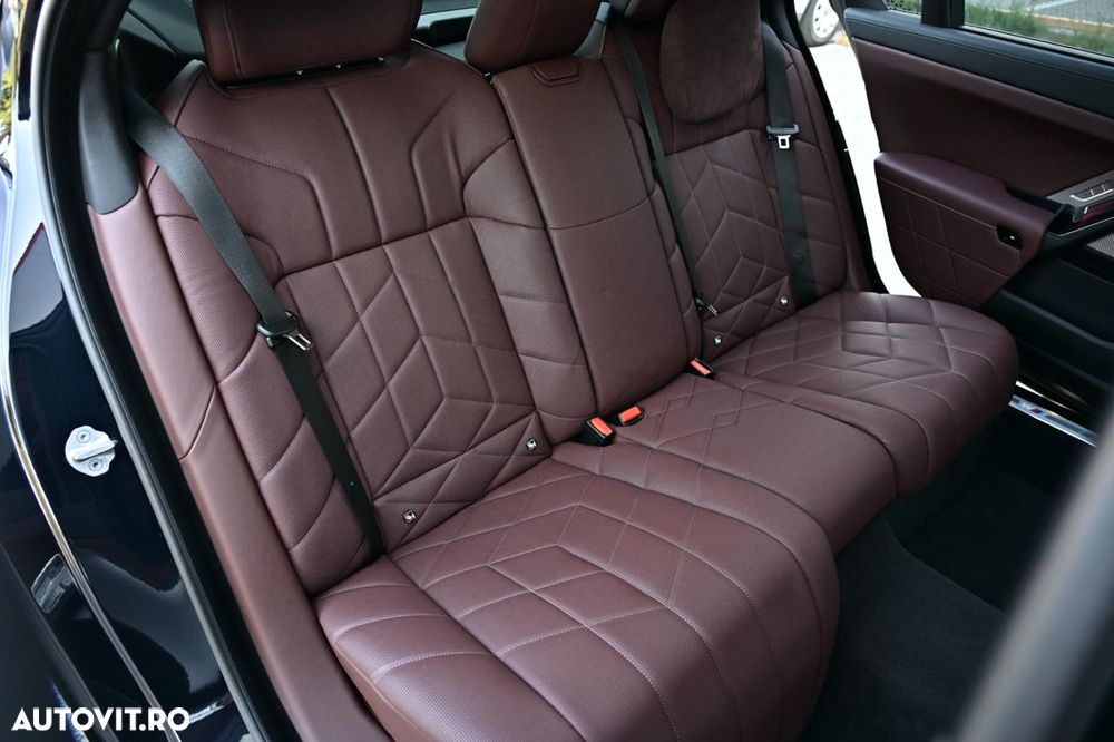 BMW Seria 7 - 23