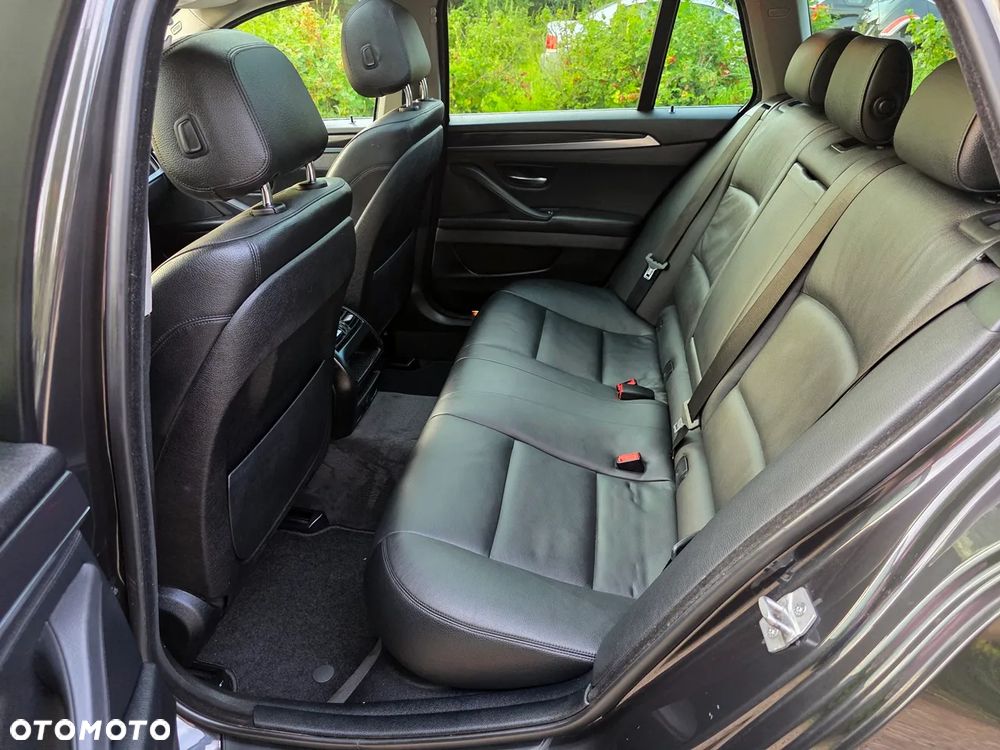 BMW Seria 5 520d xDrive - 26