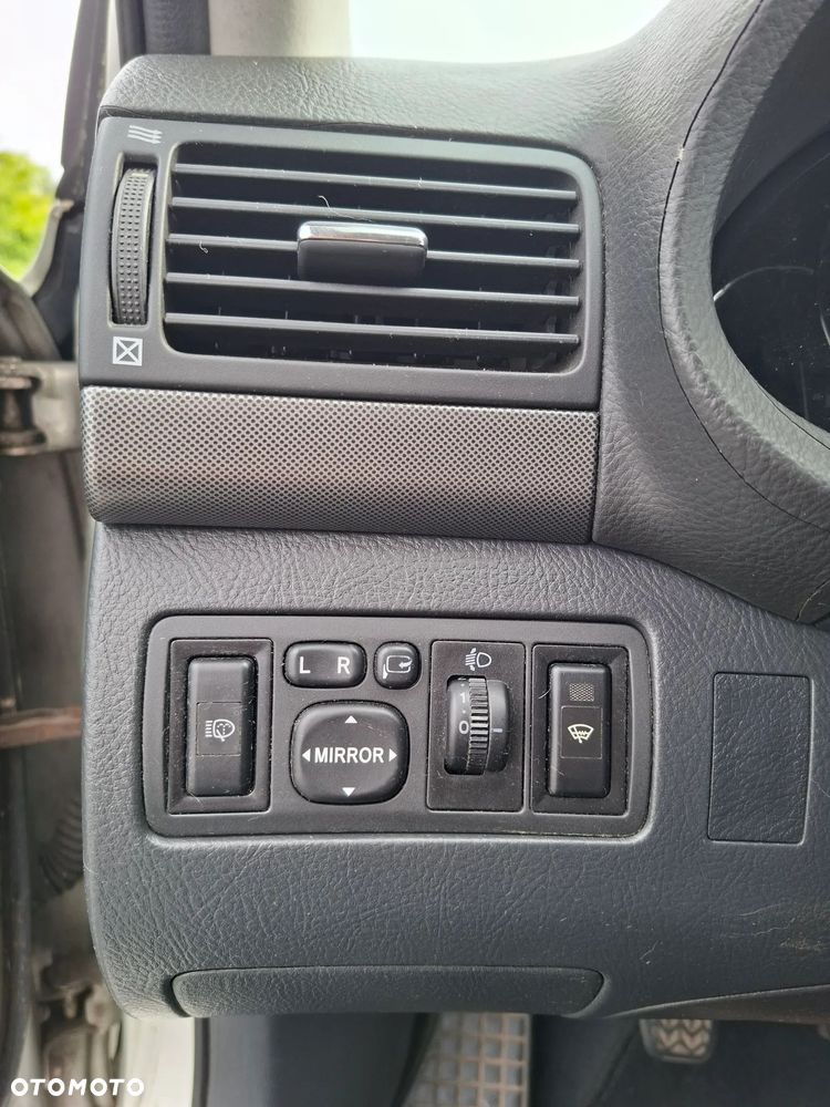 Toyota Avensis 1.8 VVT-i Combi - 21