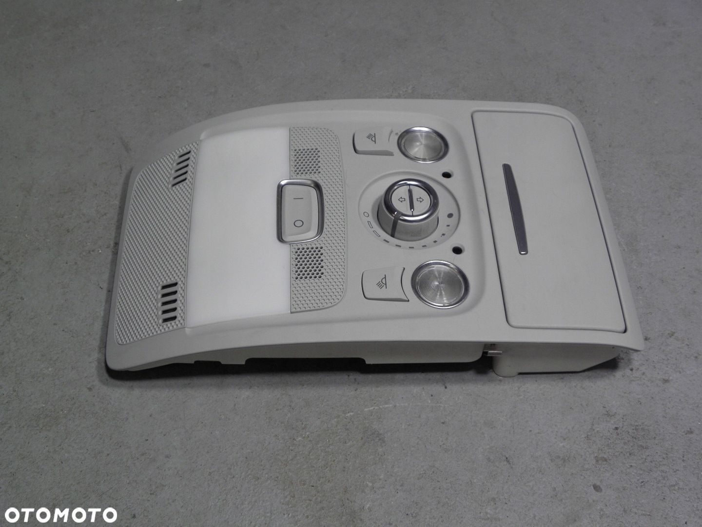 AUDI A4 B8 // LAMPKA SCHOWEK PANEL PODSUFITKI PANORAMA 8T0947135BK - 2
