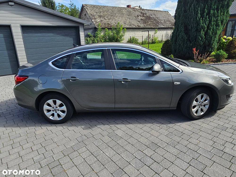 Opel Astra 1.4 T EU6 - 5