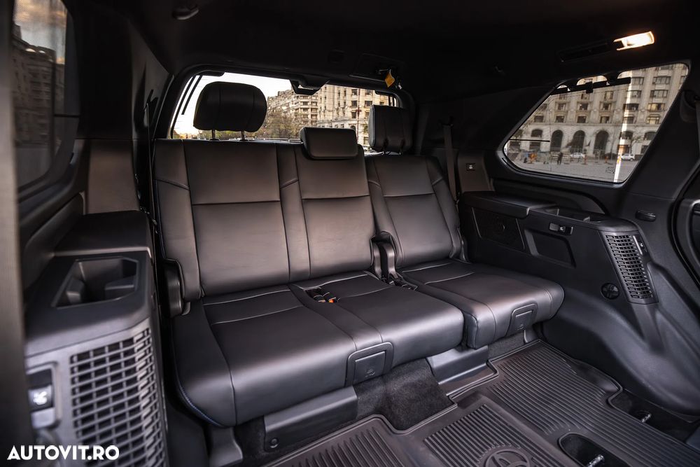 Toyota Sequoia - 21