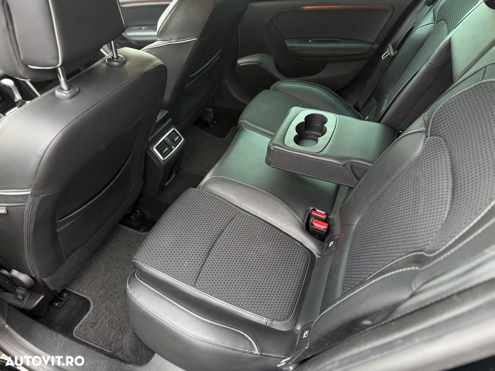 Renault Megane ENERGY TCe 130 EDC BOSE EDITION - 6