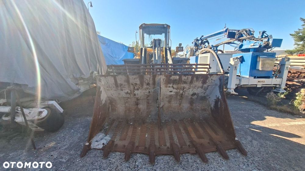 Volvo L 120 E 4X4 - 2