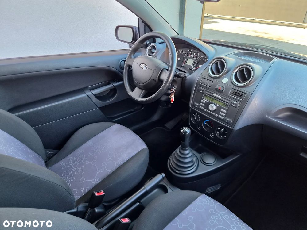 Ford Fiesta 1.3 Ghia - 13