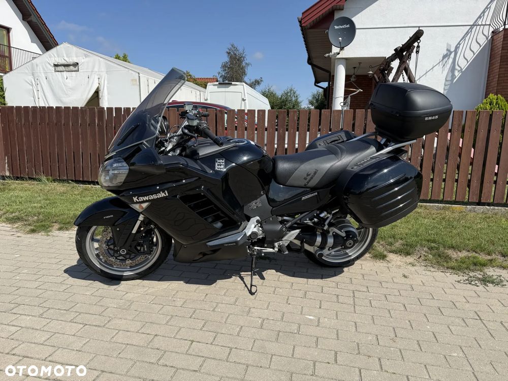 Kawasaki GTR - 3