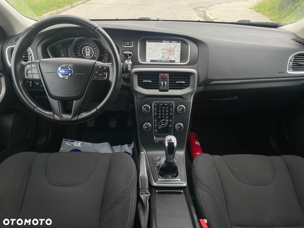 Volvo V40 D2 Momentum - 11