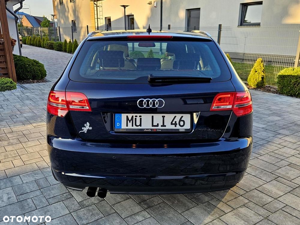 Audi A3 Sportback 1.8 TFSI quattro Ambiente - 9