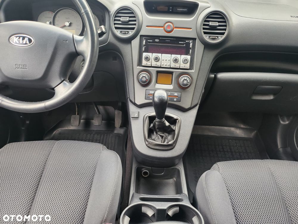 Kia Carens 2.0 EX - 13