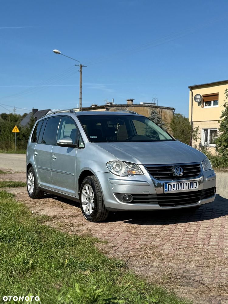 Volkswagen Touran 1.9 TDI DPF BlueMot Conceptline - 2